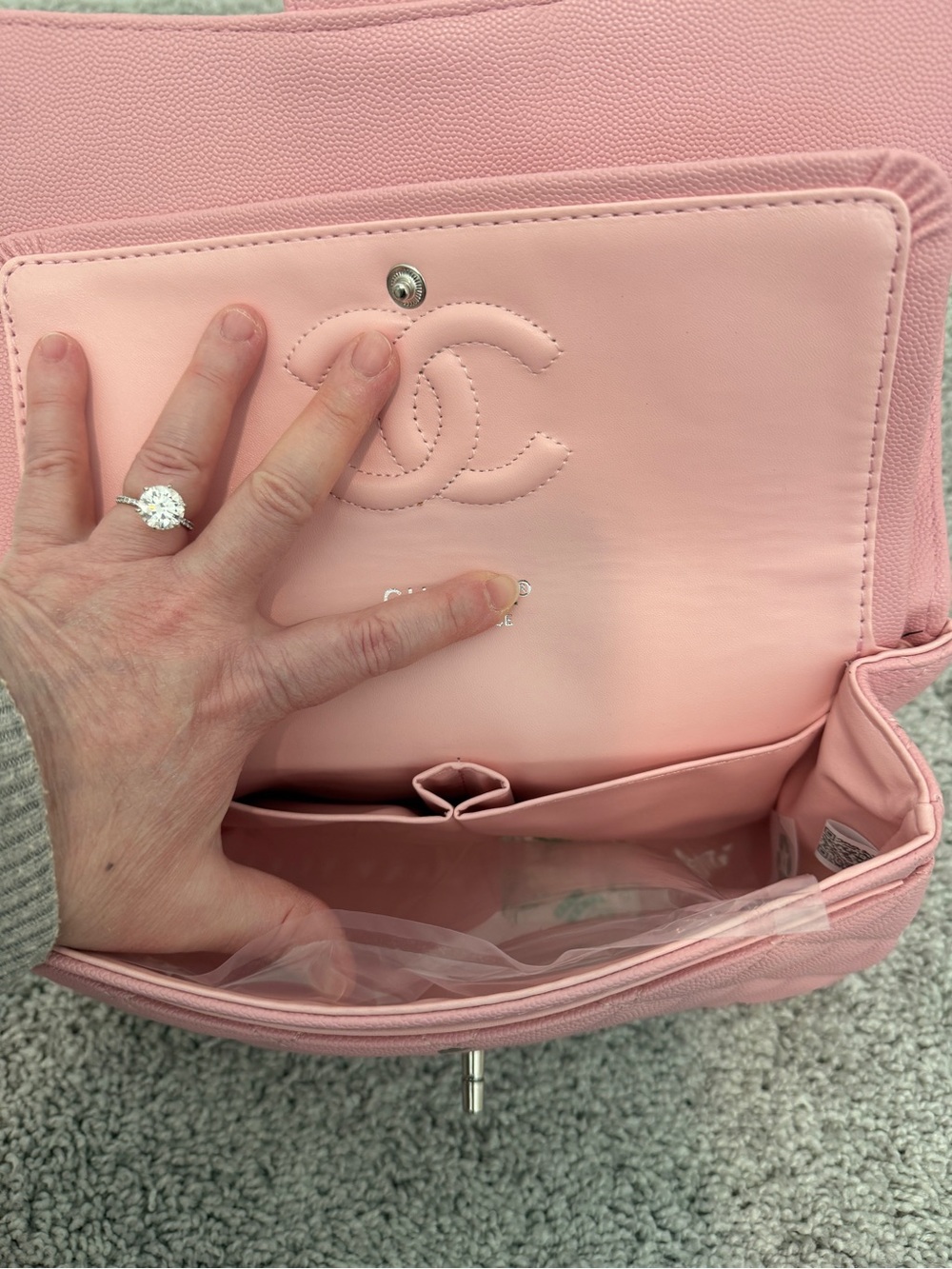 INSPIRED… Pink Quilted Chain-Handle Shoulder Bag with silver hardware - Picture 7 of 7